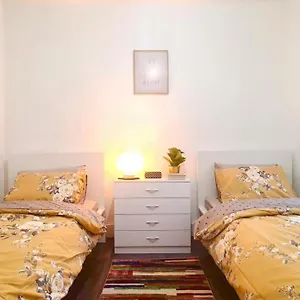 https://deluxe-private-room-in-manor-park.brighton-hotels-england.com